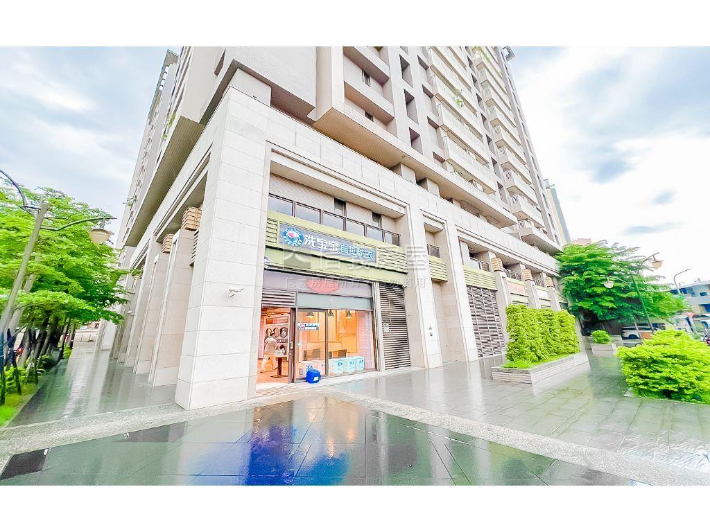 近車站挑高金角店房屋室內格局與周邊環境