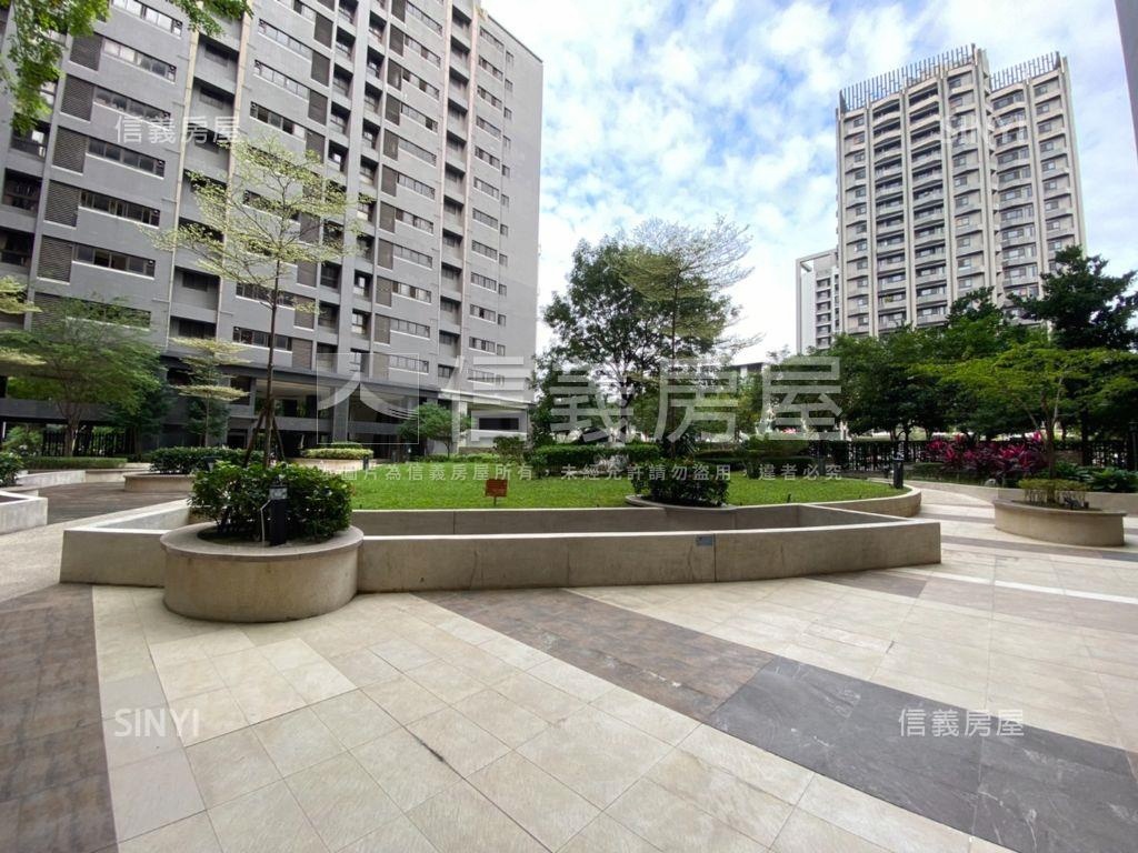 新光重劃區四房雙平車房屋室內格局與周邊環境