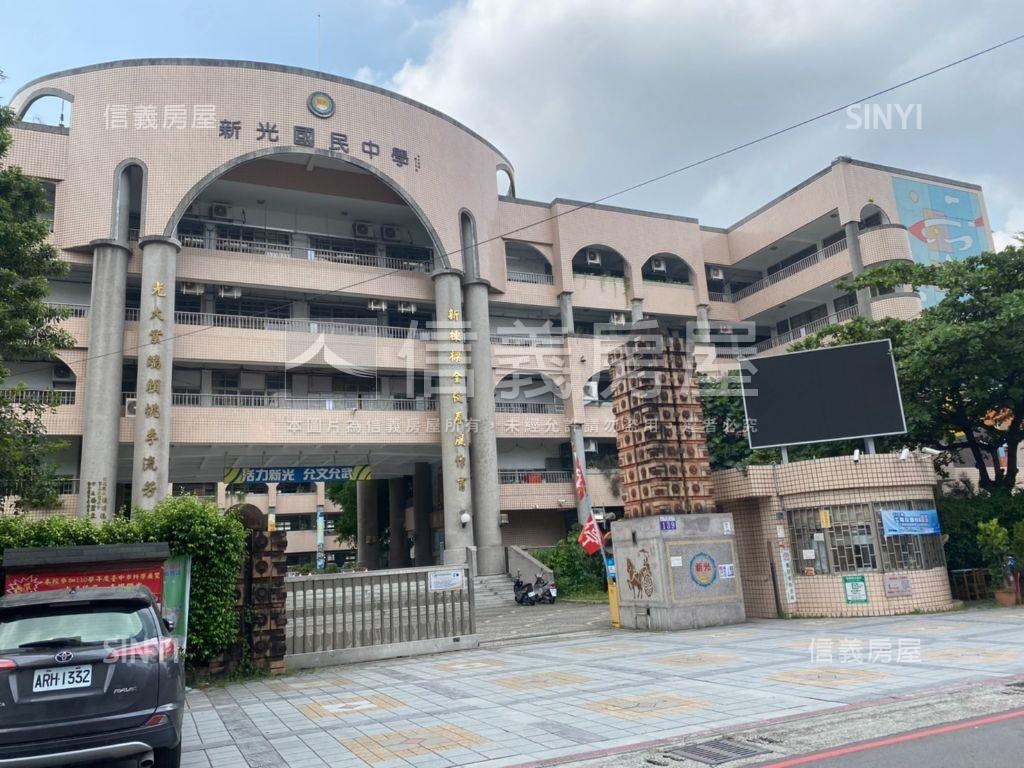 新光重劃區四房雙平車房屋室內格局與周邊環境