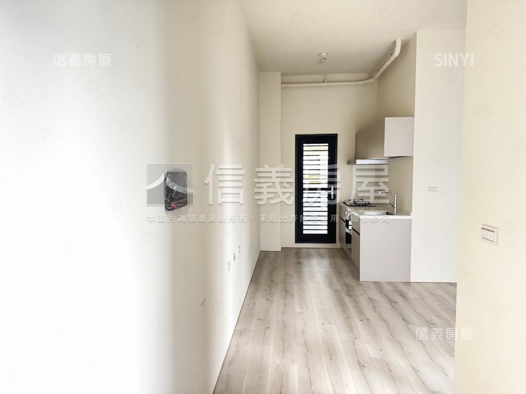 縣府厚居Ｃ２房平面車位房屋室內格局與周邊環境