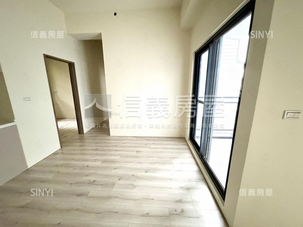 縣府厚居Ｃ２房平面車位房屋室內格局與周邊環境