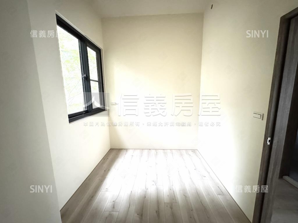 縣府厚居Ｃ２房平面車位房屋室內格局與周邊環境