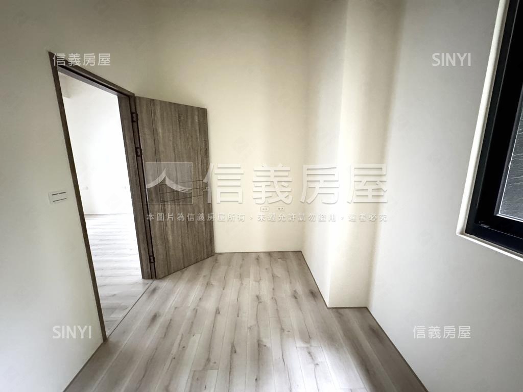 縣府厚居Ｃ２房平面車位房屋室內格局與周邊環境