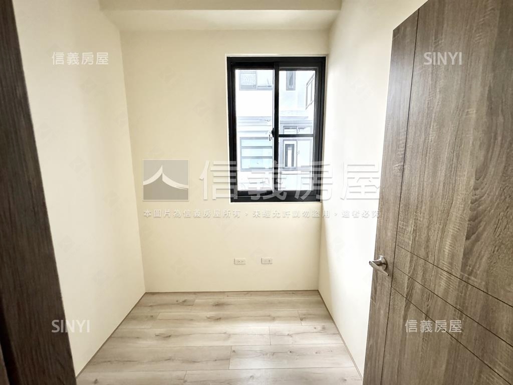 縣府厚居Ｃ２房平面車位房屋室內格局與周邊環境