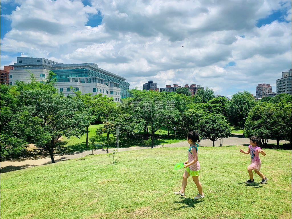 沐光拾翠公園三房雙車位房屋室內格局與周邊環境