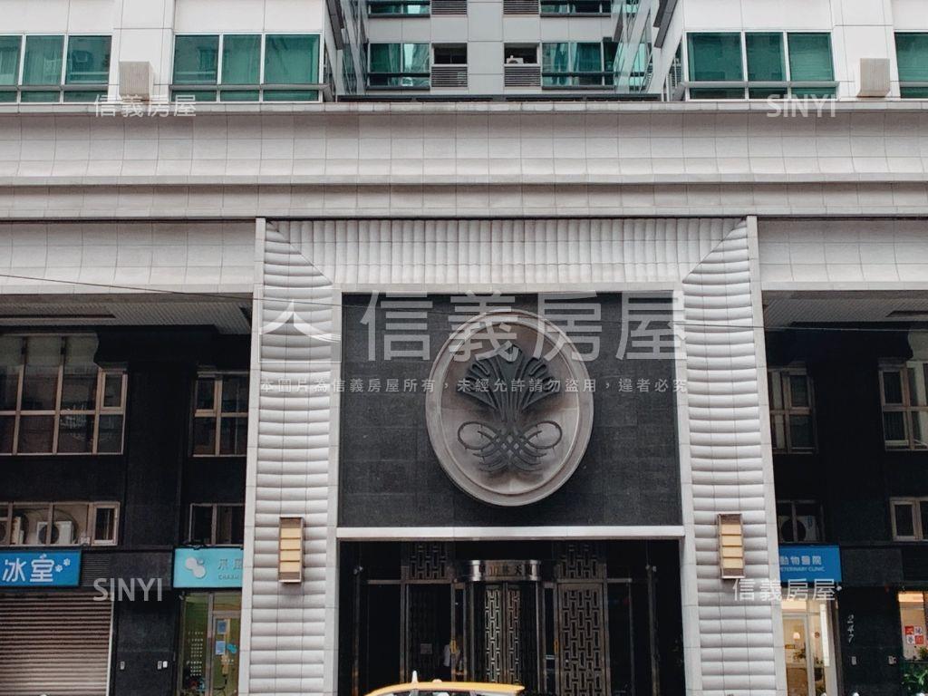 專任甲山林稀有套房房屋室內格局與周邊環境