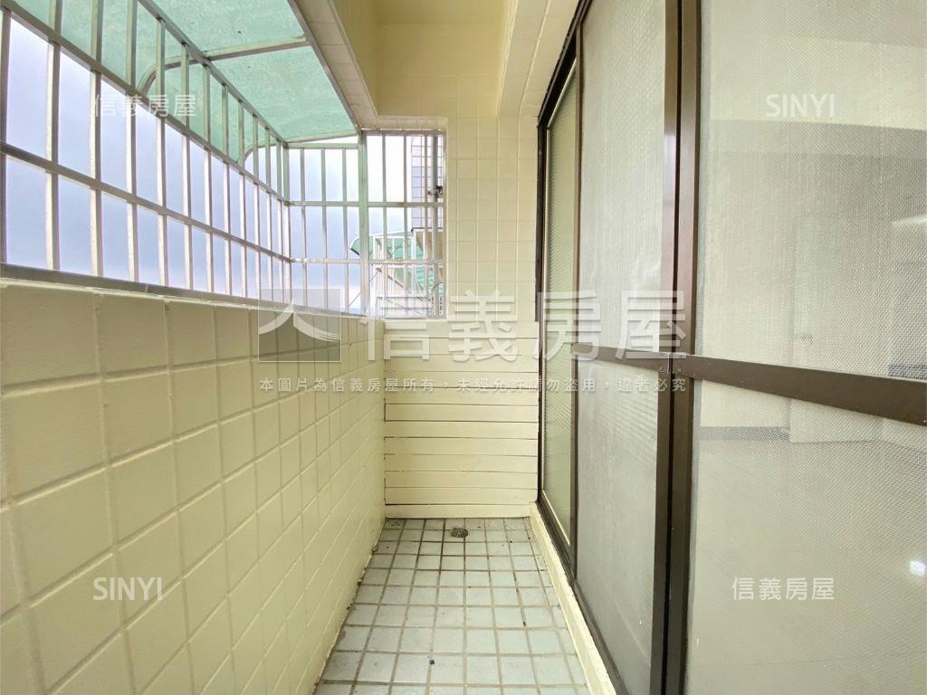 超商旁視野戶三房平車房屋室內格局與周邊環境