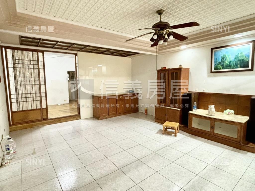 衛武營靜巷公寓一樓房屋室內格局與周邊環境