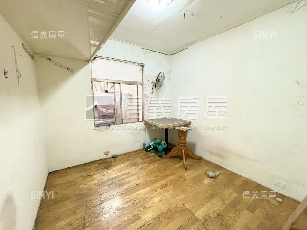 衛武營靜巷公寓一樓房屋室內格局與周邊環境
