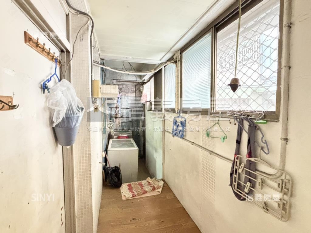 衛武營靜巷公寓一樓房屋室內格局與周邊環境