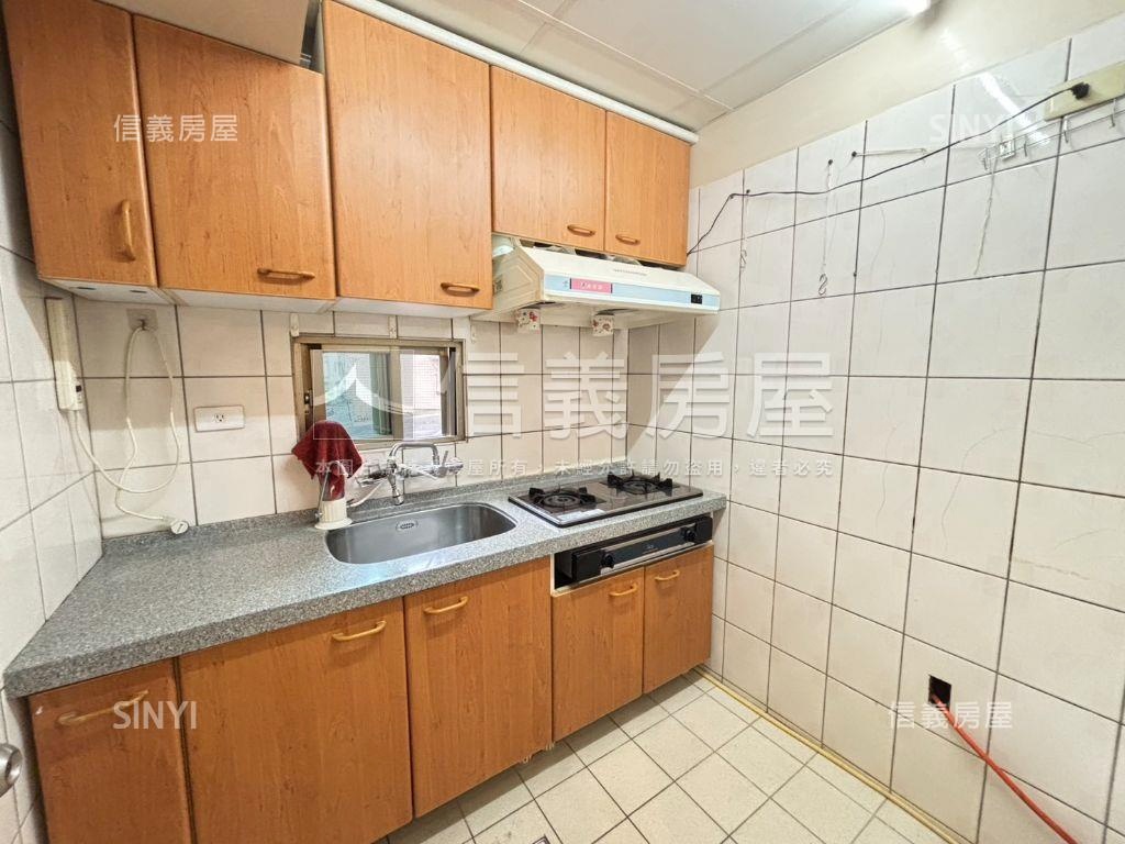 小資族忠孝東路華廈房屋室內格局與周邊環境