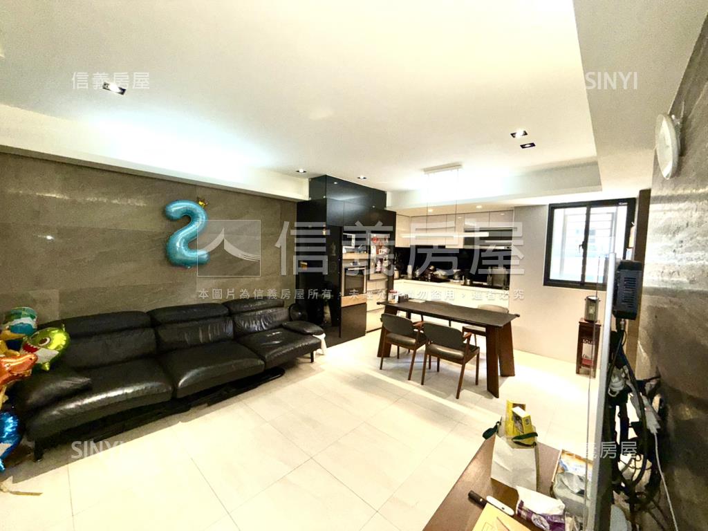 精緻典雅方正獨棟華廈房屋室內格局與周邊環境