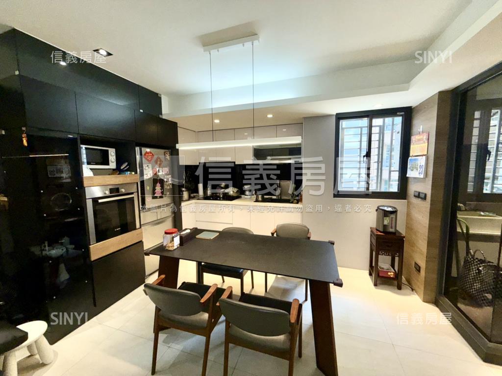 精緻典雅方正獨棟華廈房屋室內格局與周邊環境