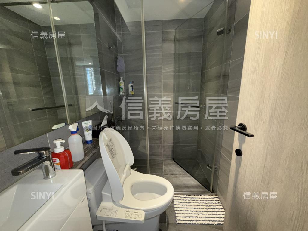 精緻典雅方正獨棟華廈房屋室內格局與周邊環境