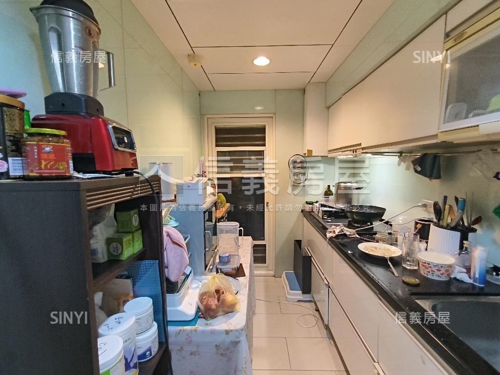 凱旋歐風電梯三房車房屋室內格局與周邊環境
