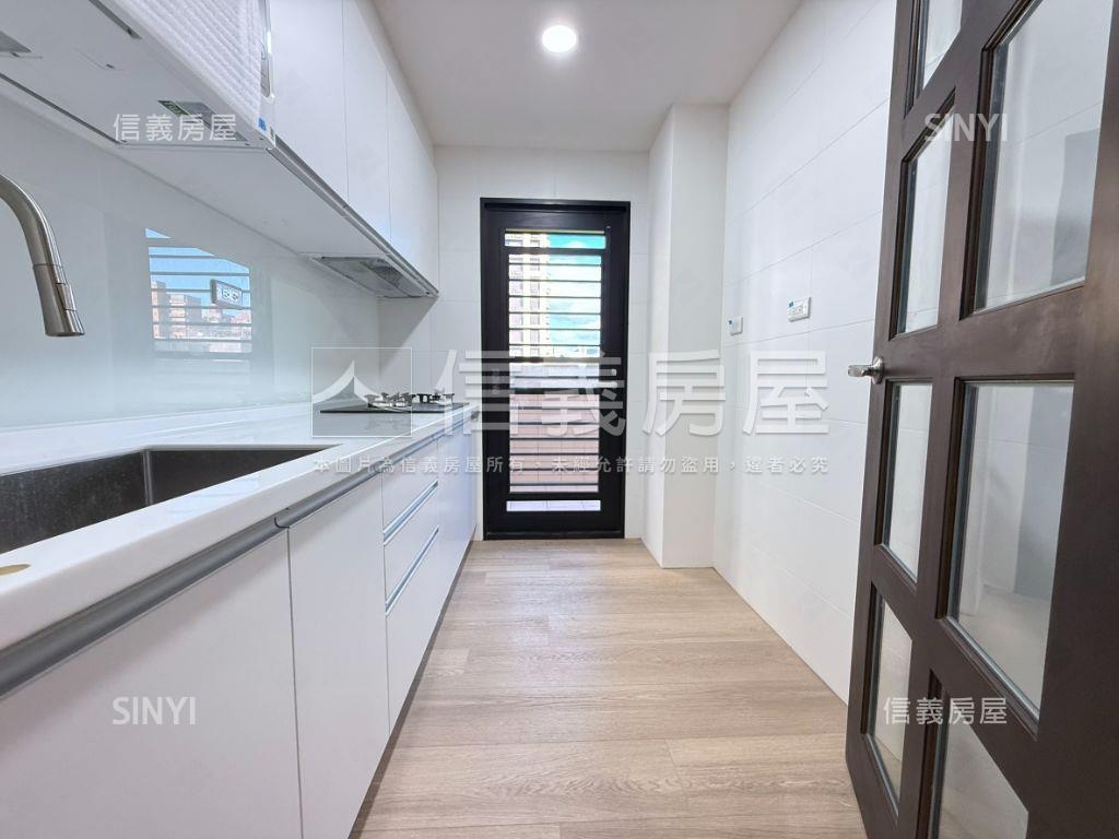 泉泓沐風３房●正面公園房屋室內格局與周邊環境