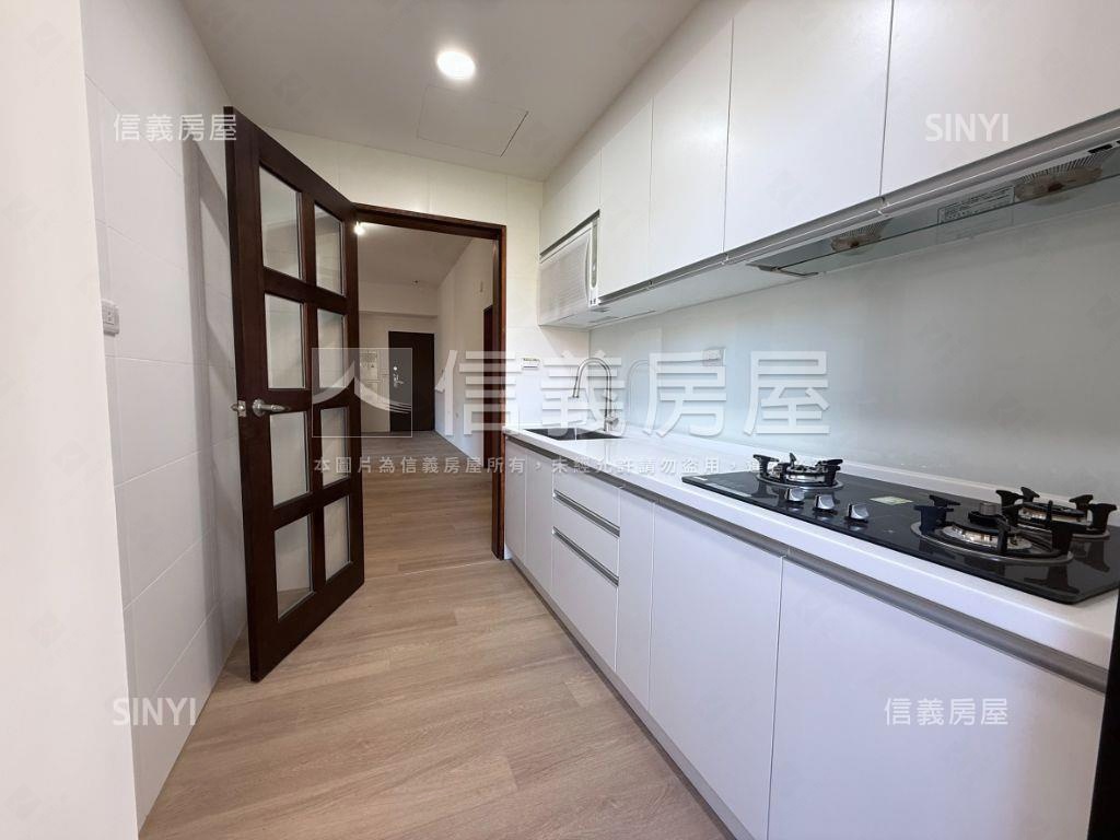 泉泓沐風３房●正面公園房屋室內格局與周邊環境