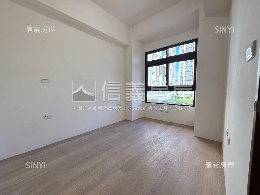 泉泓沐風３房●正面公園房屋室內格局與周邊環境