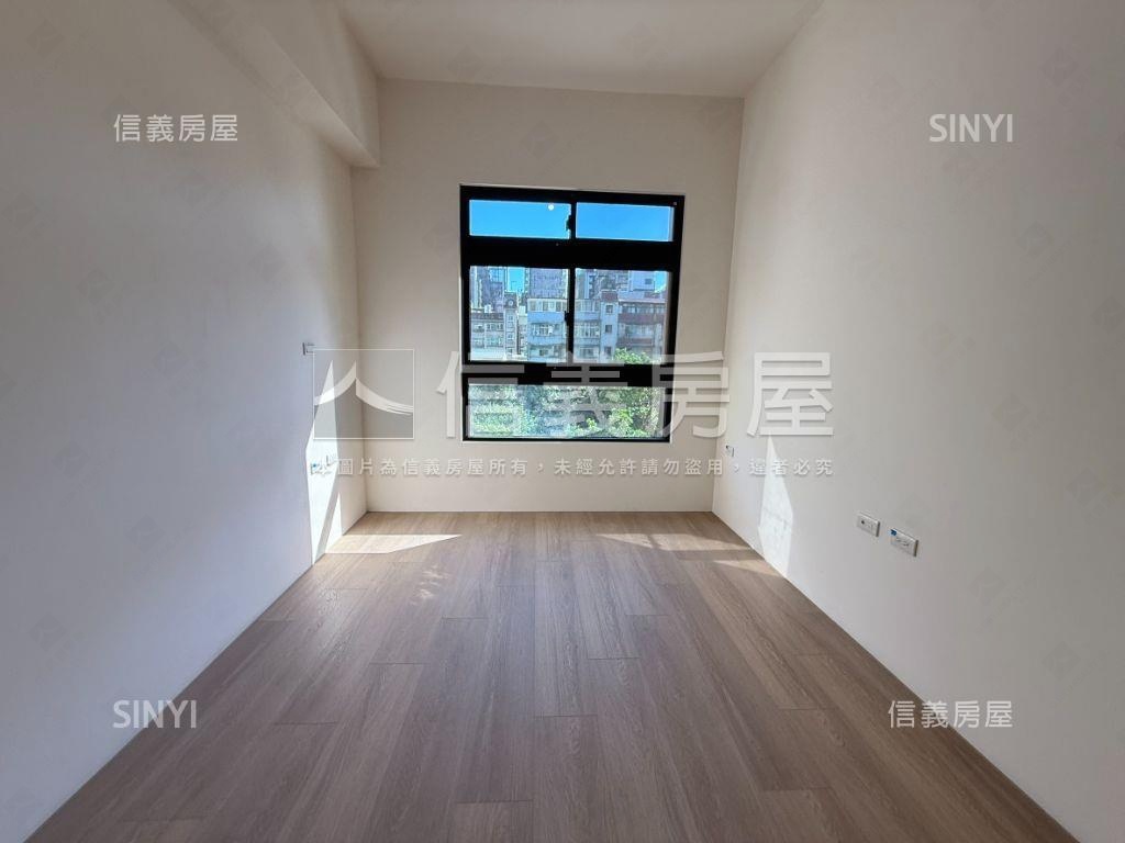 泉泓沐風３房●正面公園房屋室內格局與周邊環境