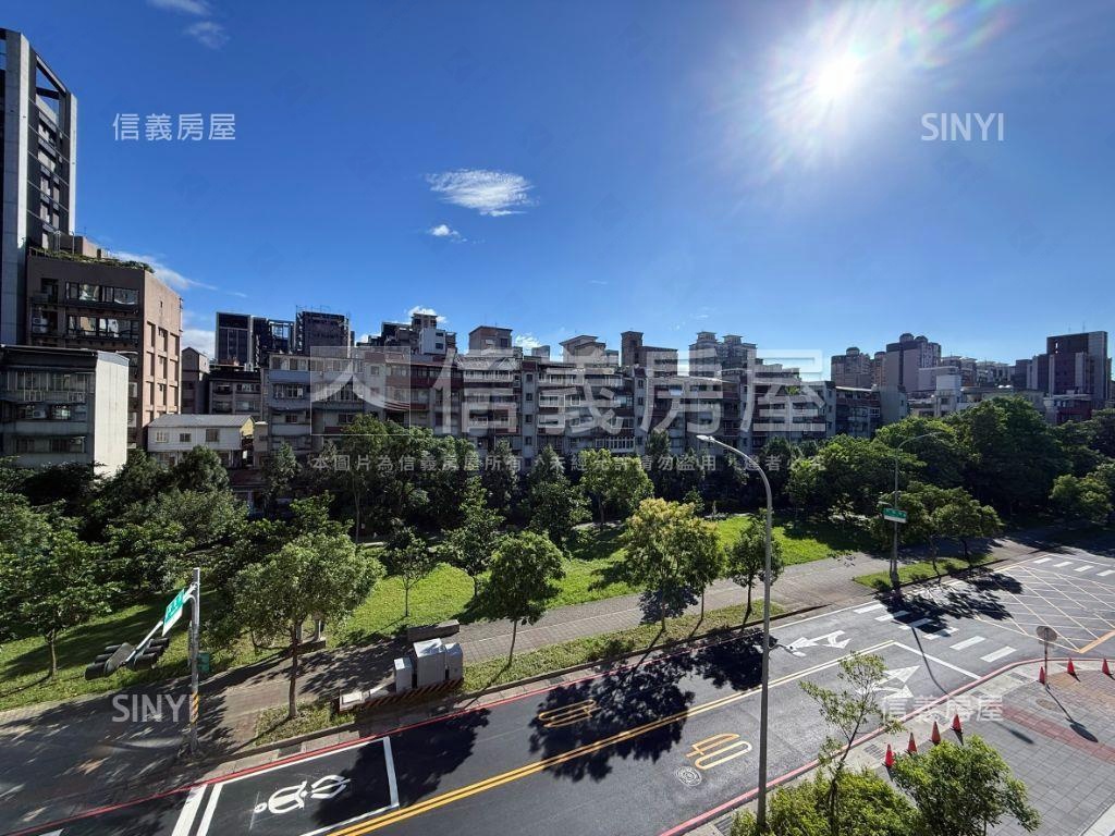 泉泓沐風３房●正面公園房屋室內格局與周邊環境