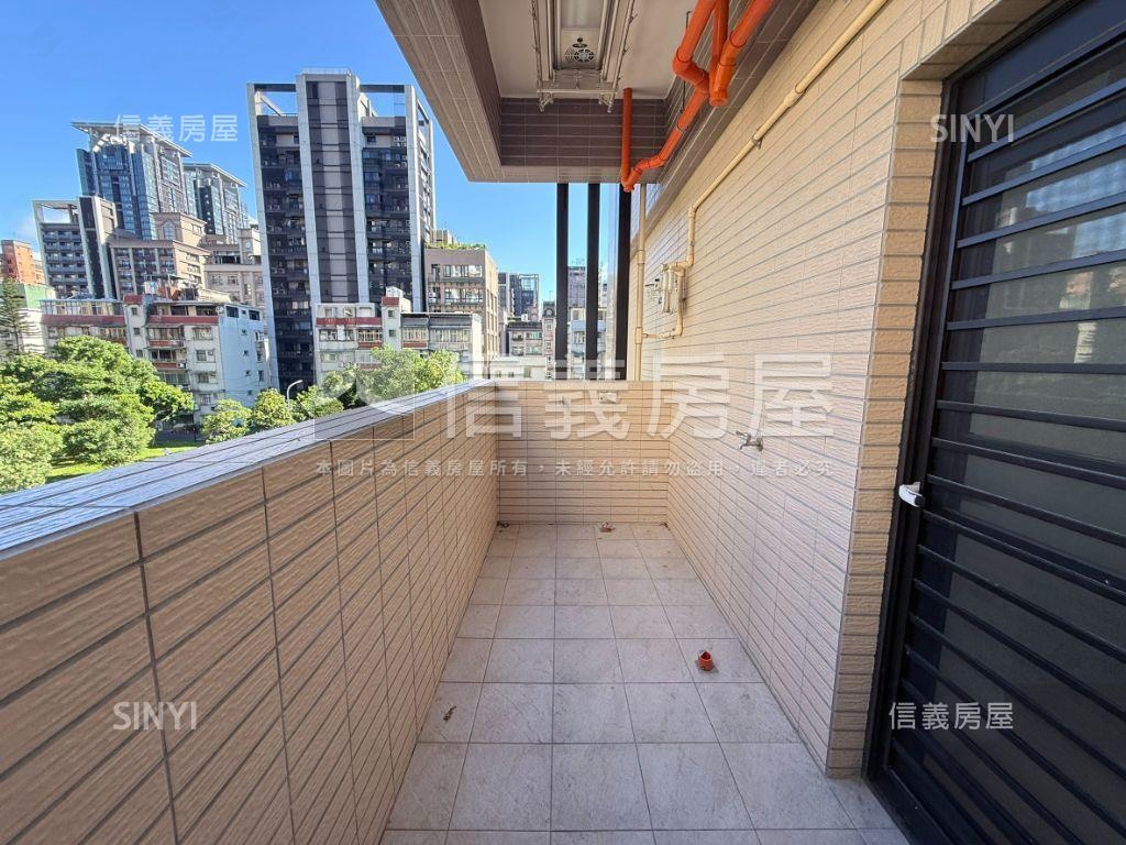 泉泓沐風３房●正面公園房屋室內格局與周邊環境