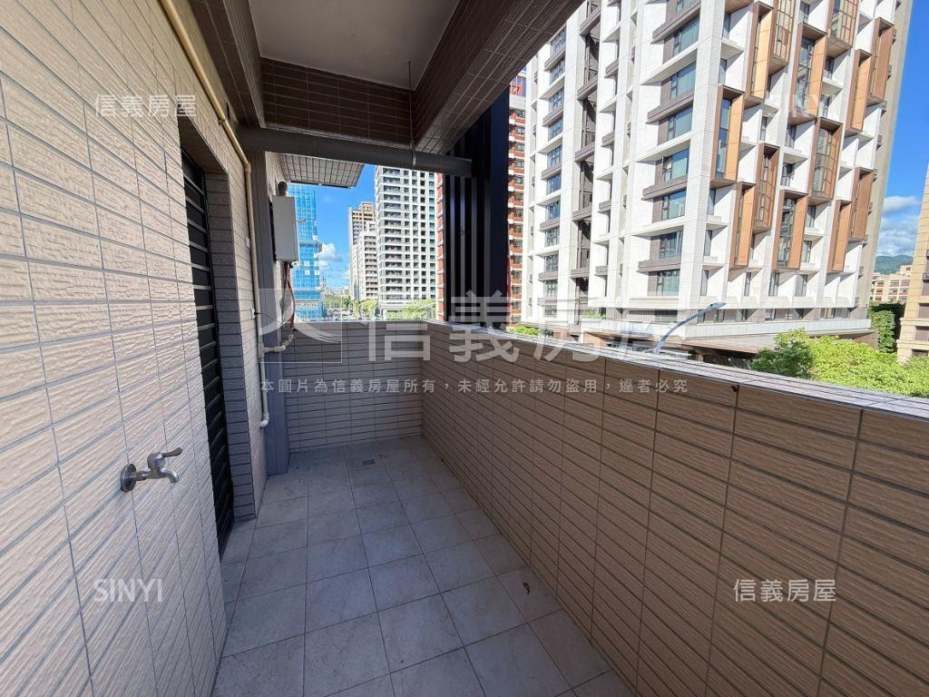 泉泓沐風３房●正面公園房屋室內格局與周邊環境