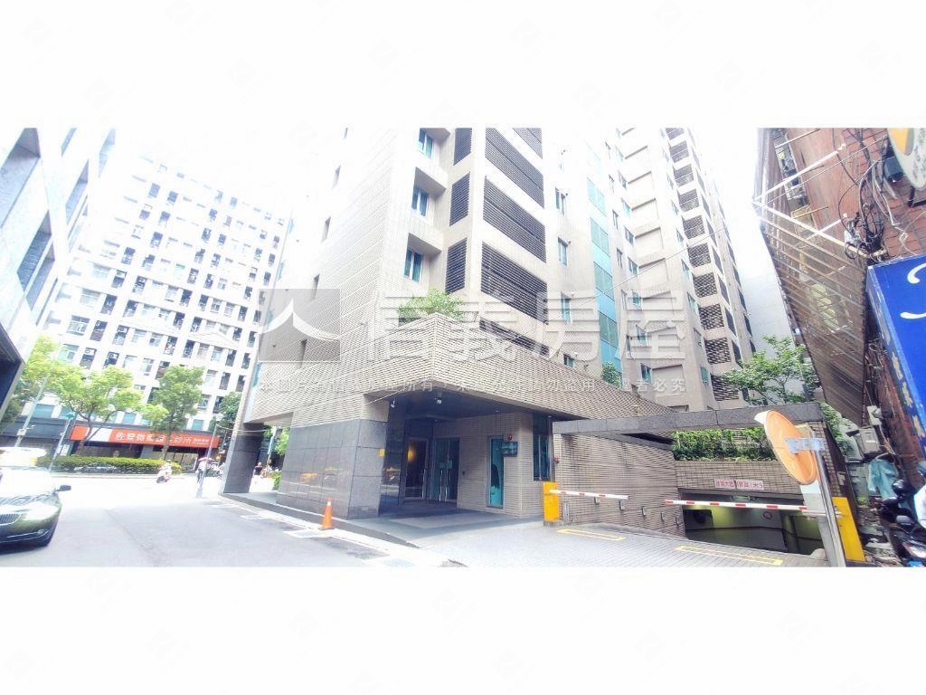 麒園坡平車位房屋室內格局與周邊環境