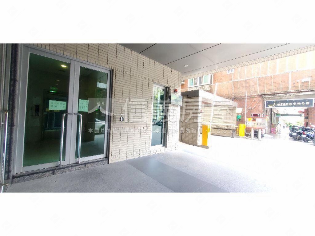 麒園坡平車位房屋室內格局與周邊環境