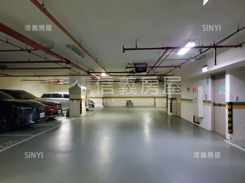 麒園坡平車位房屋室內格局與周邊環境