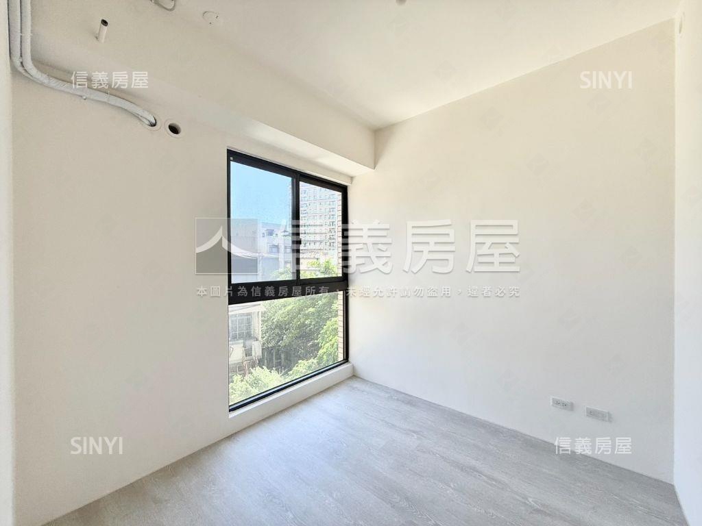 校園首席＊鑽品首綻３房房屋室內格局與周邊環境