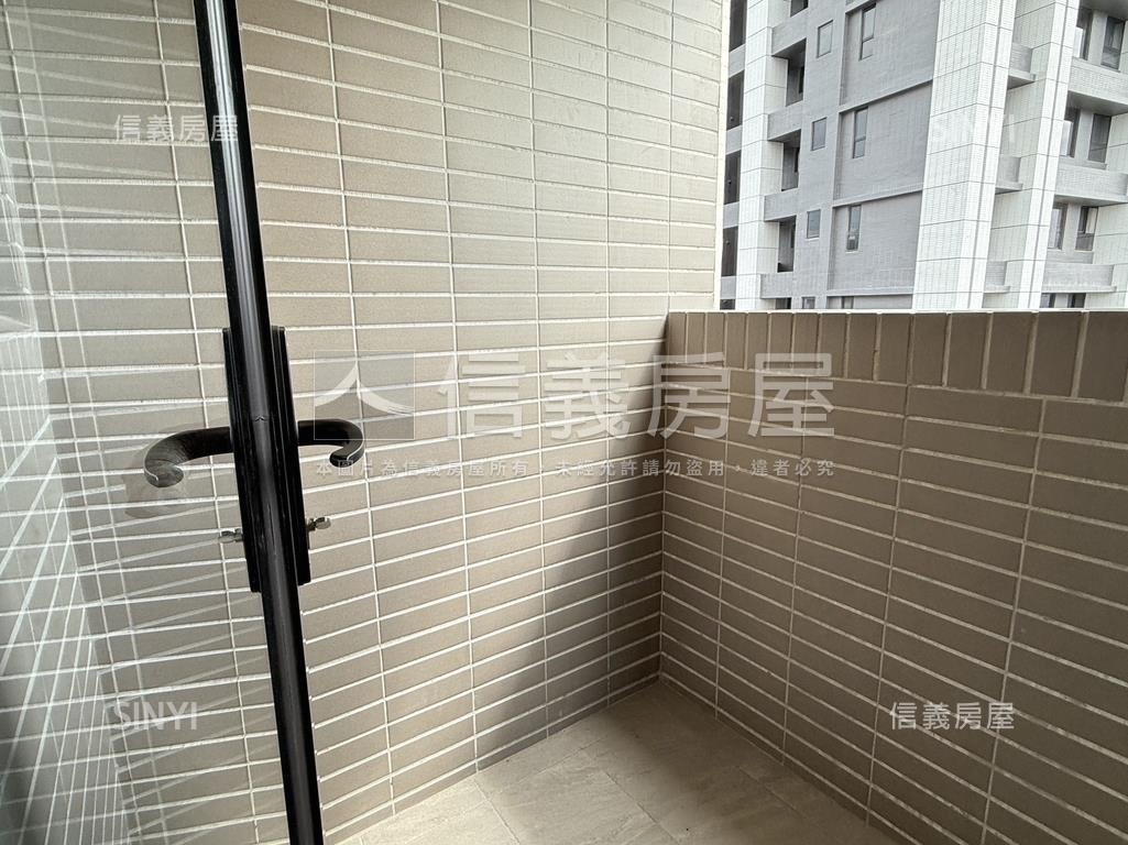 萊茵水花園三房平面車位房屋室內格局與周邊環境