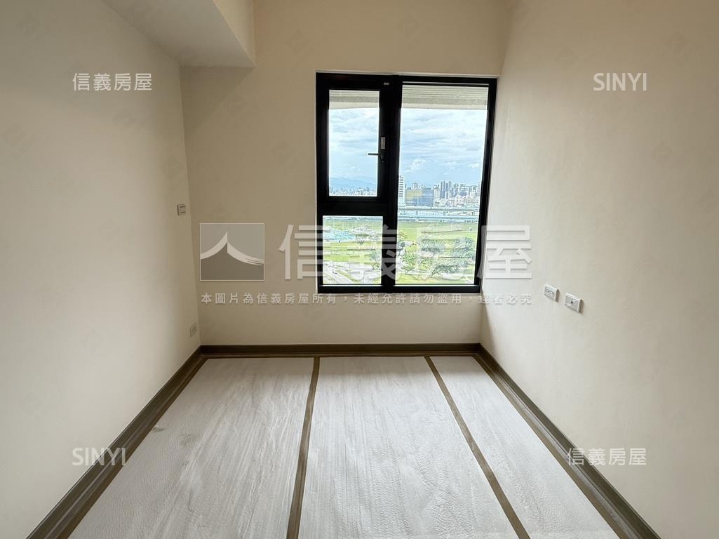 萊茵水花園三房平面車位房屋室內格局與周邊環境