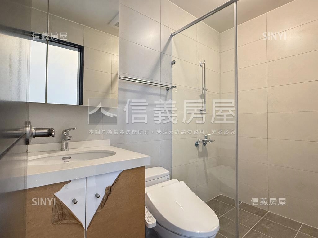 萊茵水花園三房平面車位房屋室內格局與周邊環境