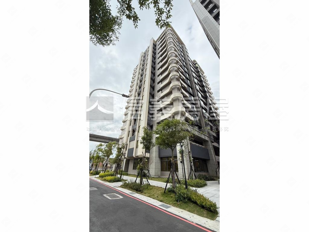 萊茵水花園三房平面車位房屋室內格局與周邊環境