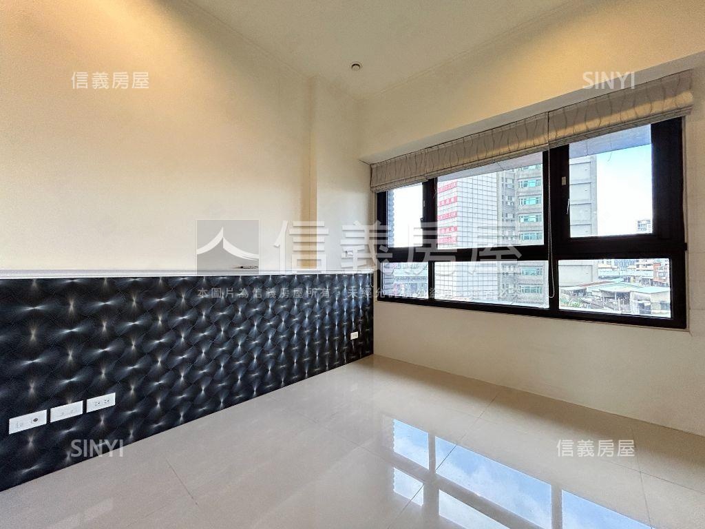 忠孝新生鋼骨三房豪邸車位房屋室內格局與周邊環境