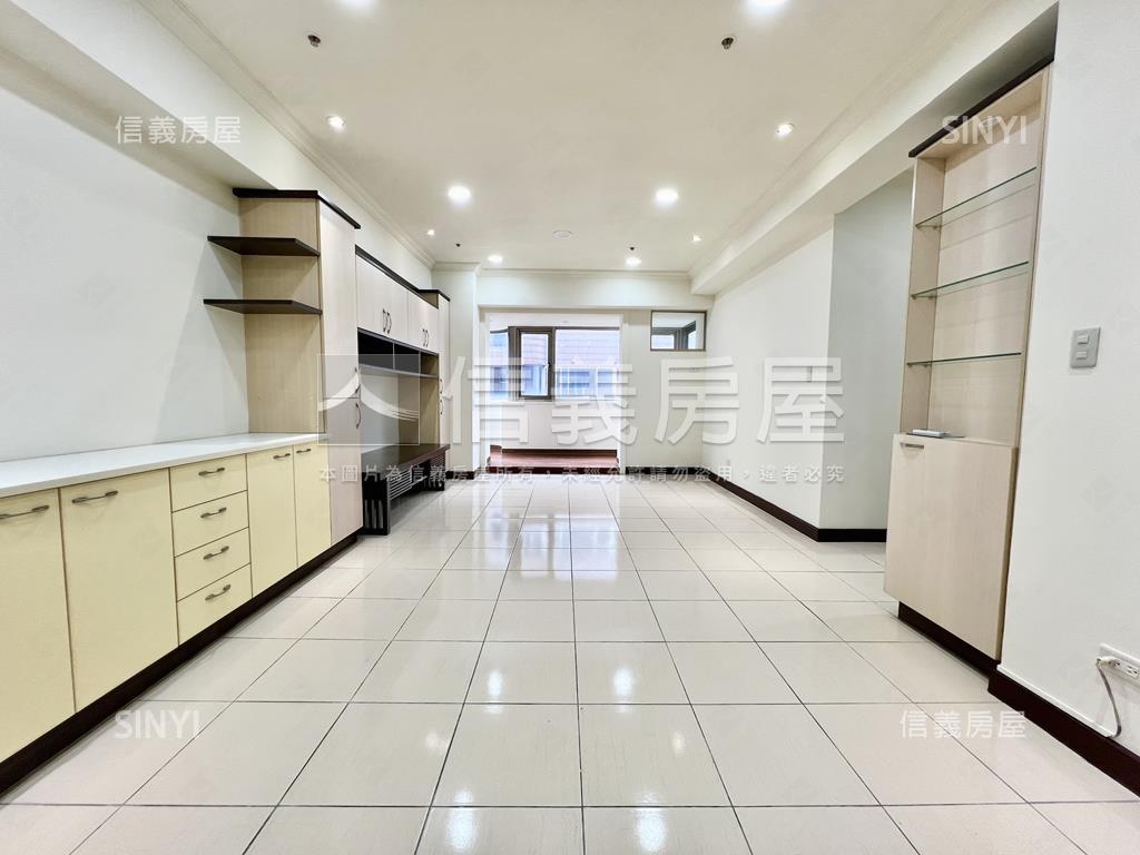 貿商社區精美高樓三房房屋室內格局與周邊環境