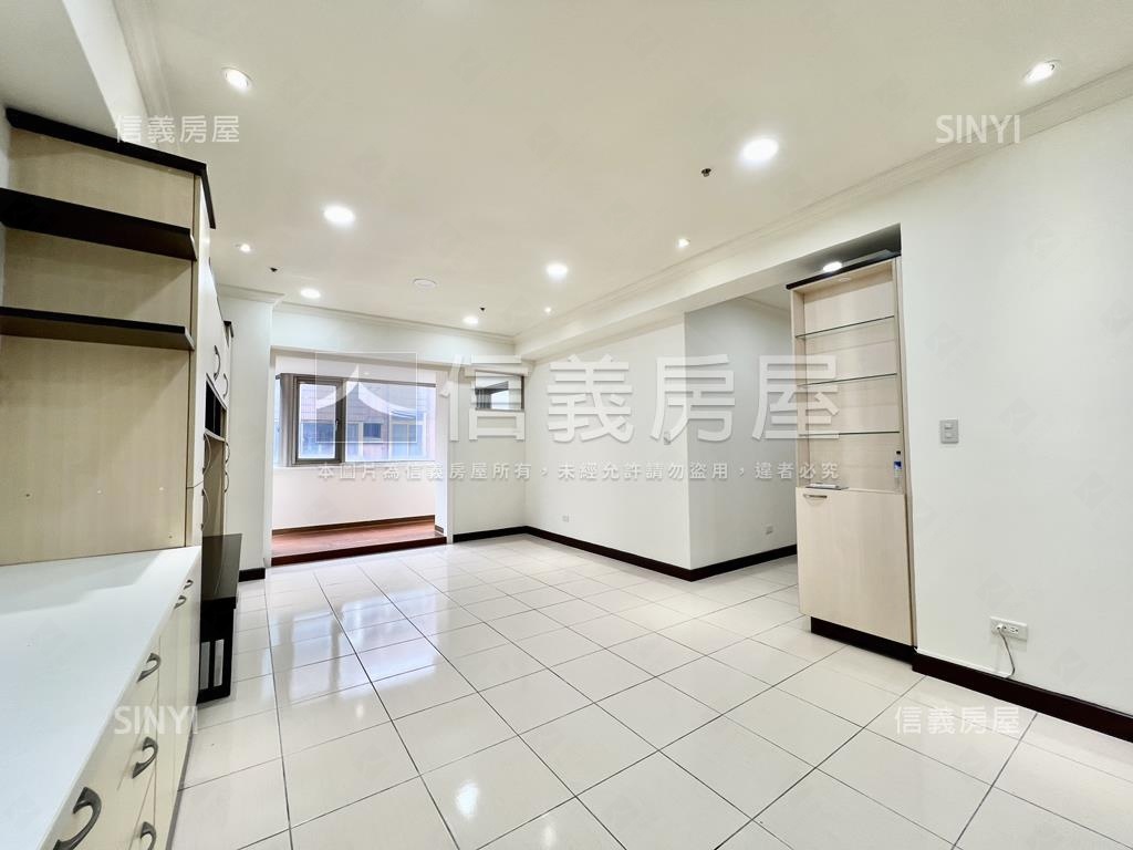 貿商社區精美高樓三房房屋室內格局與周邊環境