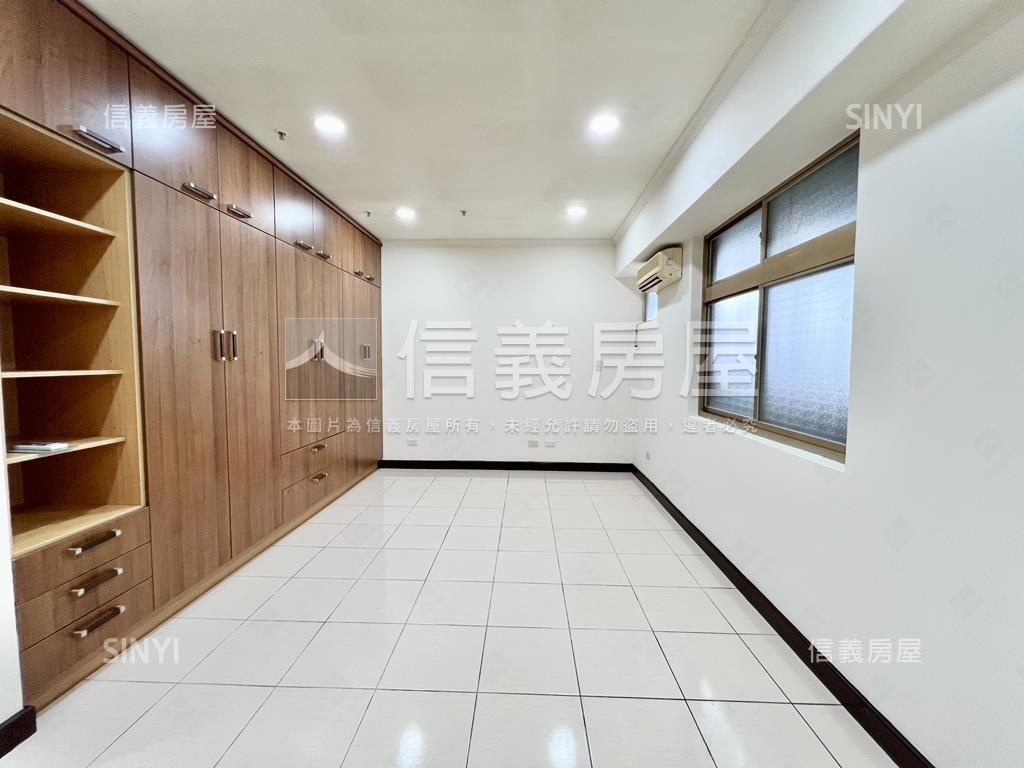 貿商社區精美高樓三房房屋室內格局與周邊環境