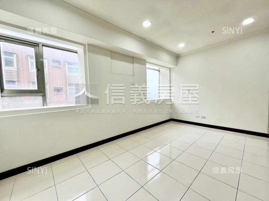 貿商社區精美高樓三房房屋室內格局與周邊環境