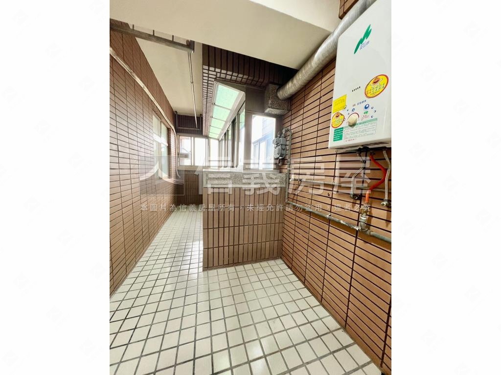 貿商社區精美高樓三房房屋室內格局與周邊環境