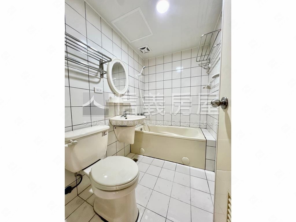 貿商社區精美高樓三房房屋室內格局與周邊環境