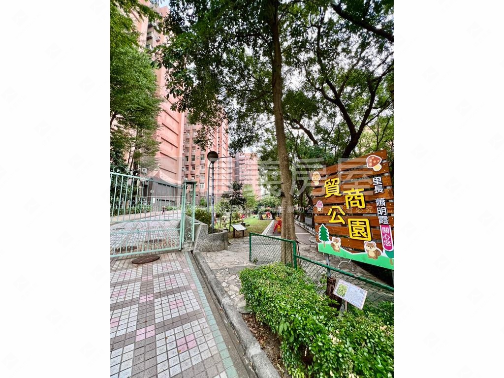 貿商社區精美高樓三房房屋室內格局與周邊環境