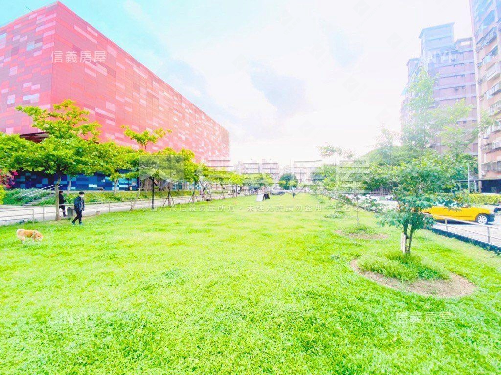 青和街四季平安挑高店面房屋室內格局與周邊環境