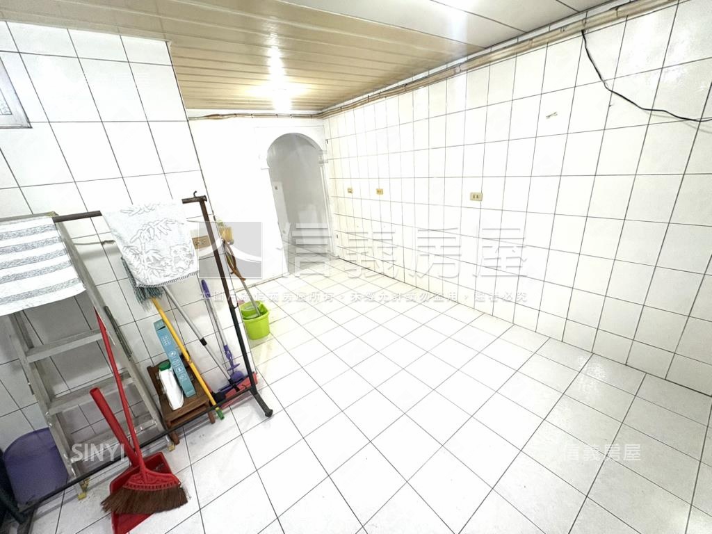 中港三街四樓方正採光好屋房屋室內格局與周邊環境