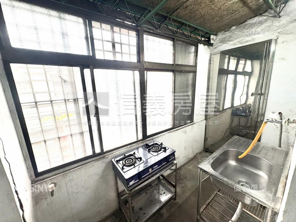 中港三街四樓方正採光好屋房屋室內格局與周邊環境