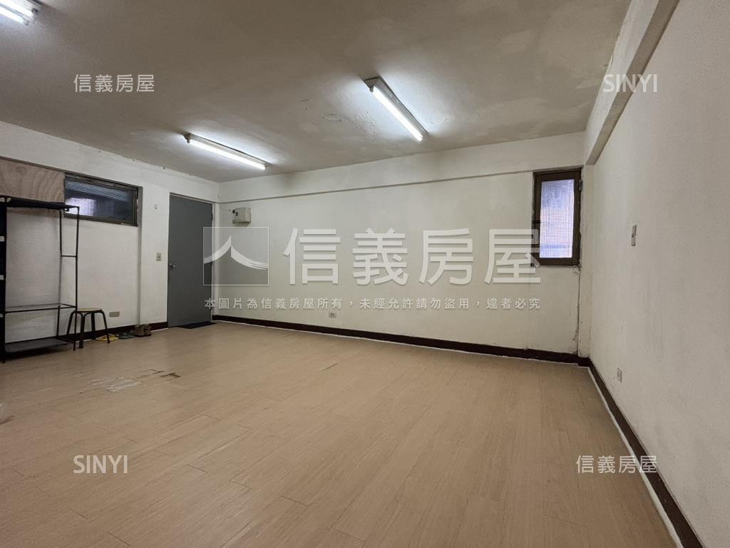 小資首選西園國宅三樓房屋室內格局與周邊環境