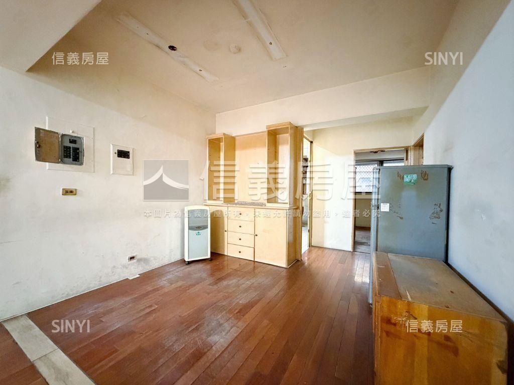 建工商圈露台寬敞舒適三房房屋室內格局與周邊環境