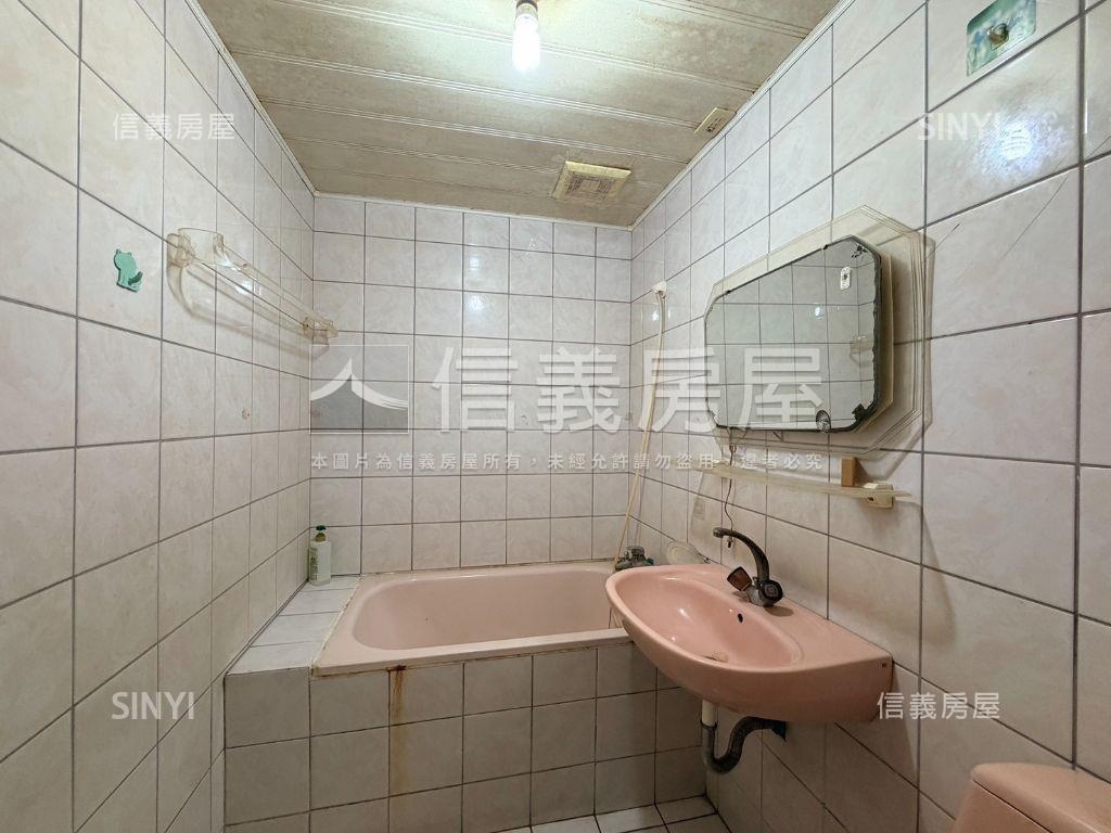 建工商圈露台寬敞舒適三房房屋室內格局與周邊環境