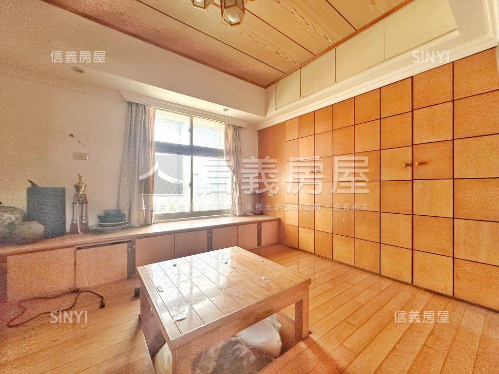 景安雙捷運大四房平面車位房屋室內格局與周邊環境