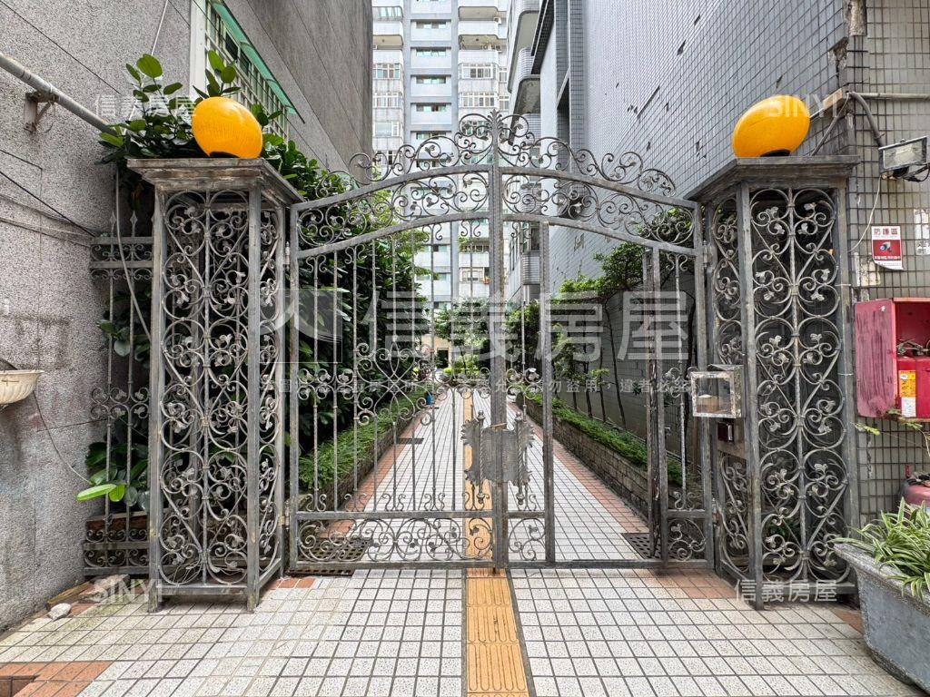 景安雙捷運大四房平面車位房屋室內格局與周邊環境